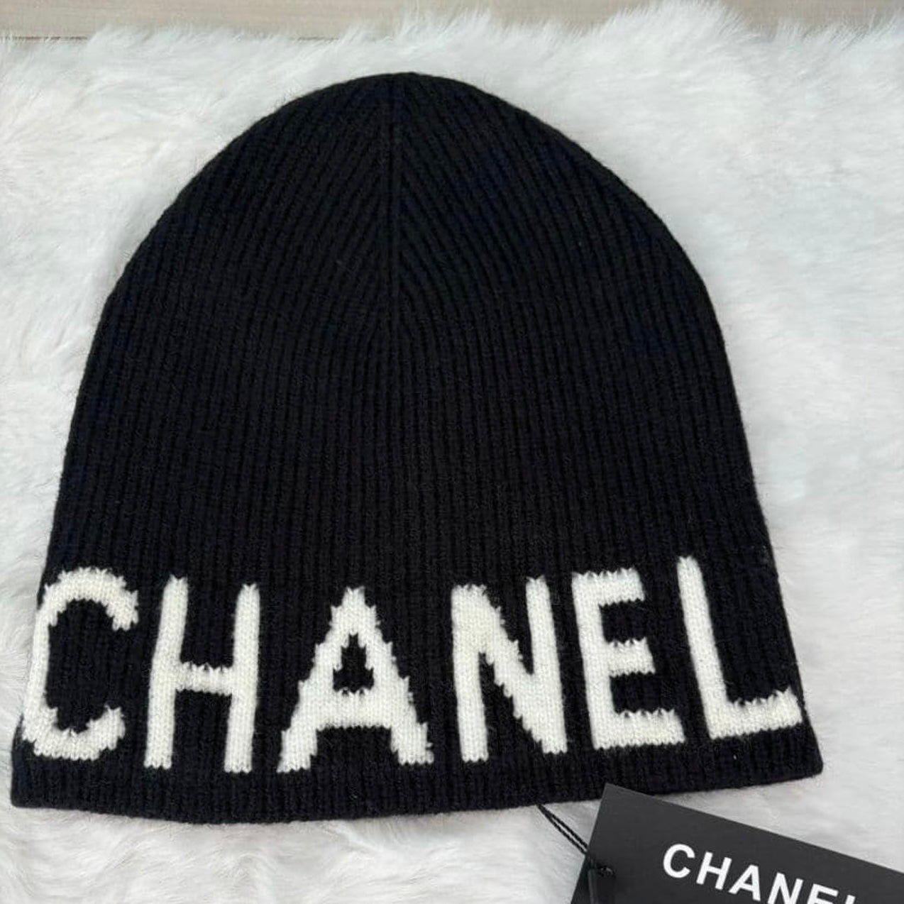 CHVN£L CL0CH£ Beanie BLACK Chosen mode