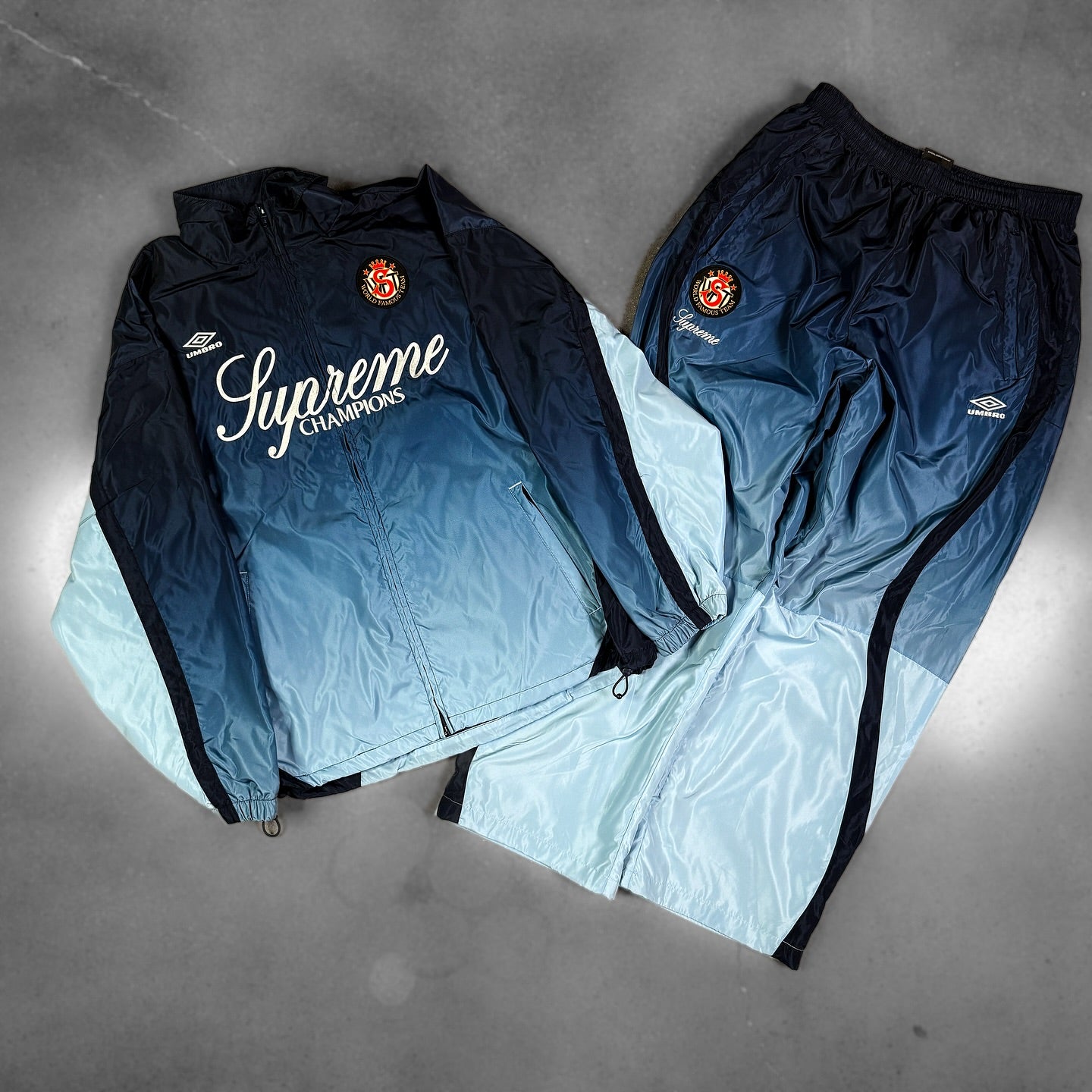 SVPR£M£ VMBR0 GRADIENT TRACKSUIT Chosen mode