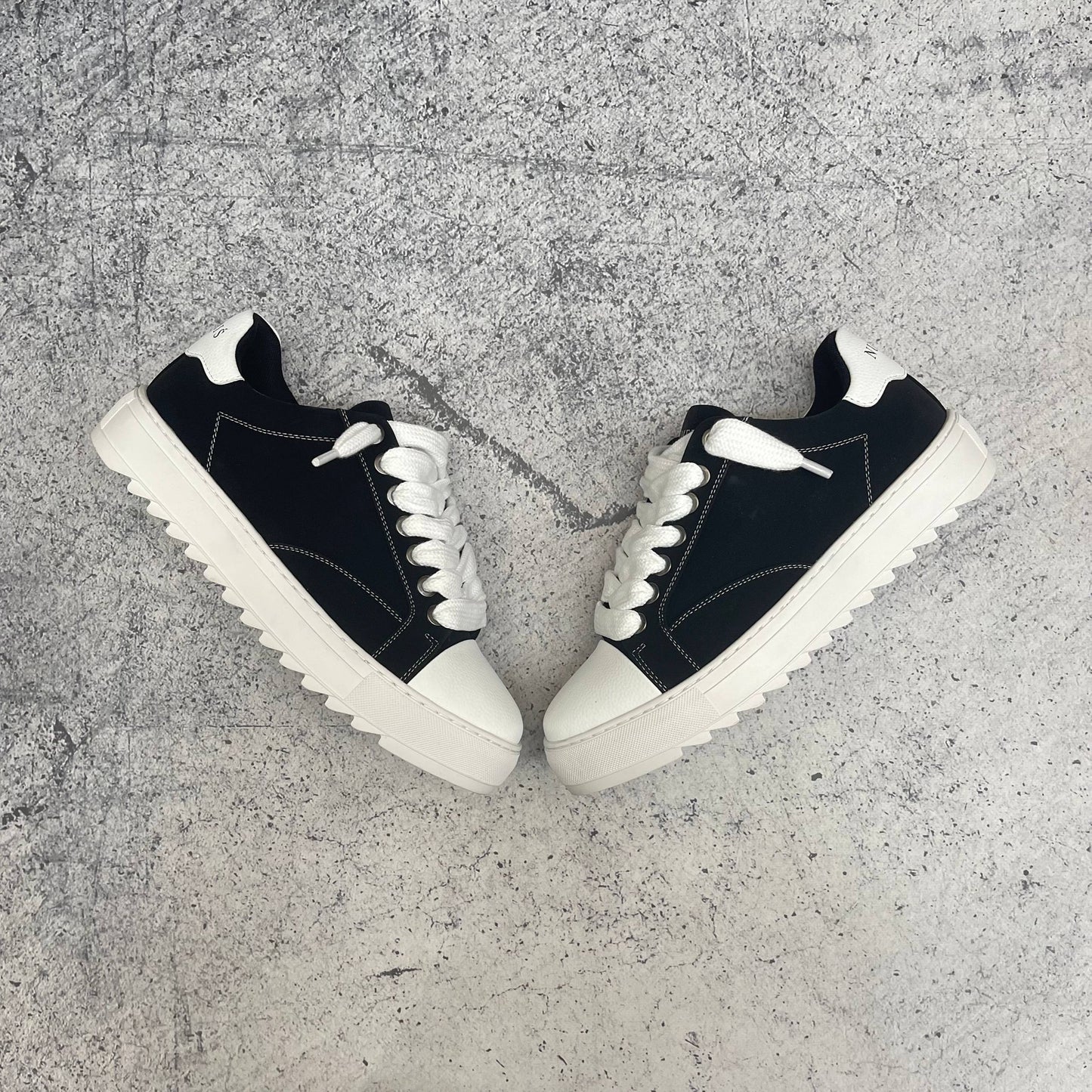 NVMERlS black/white sneakers
